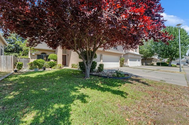 8662 Bluefield Way, Sacramento, CA 95823