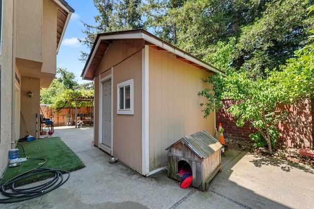 8662 Bluefield Way, Sacramento, CA 95823