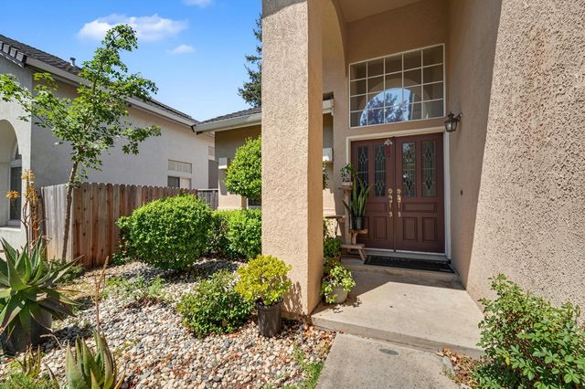 8662 Bluefield Way, Sacramento, CA 95823