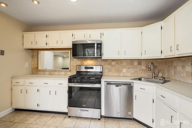 374 Constitution Circle, North Brunswick, NJ 08902