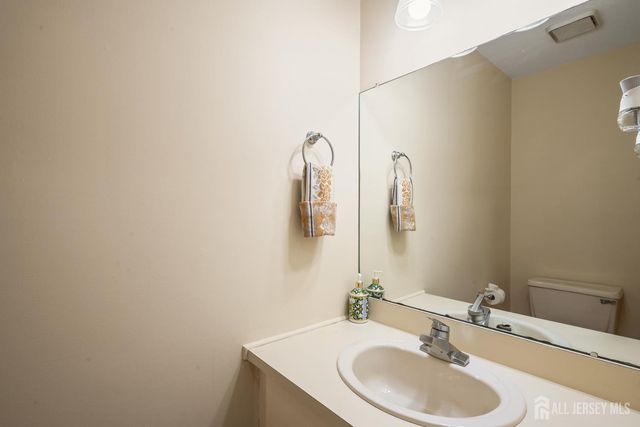 374 Constitution Circle, North Brunswick, NJ 08902