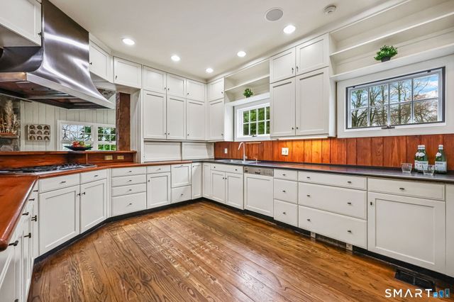 151 Skunk Lane, Wilton, CT 06897