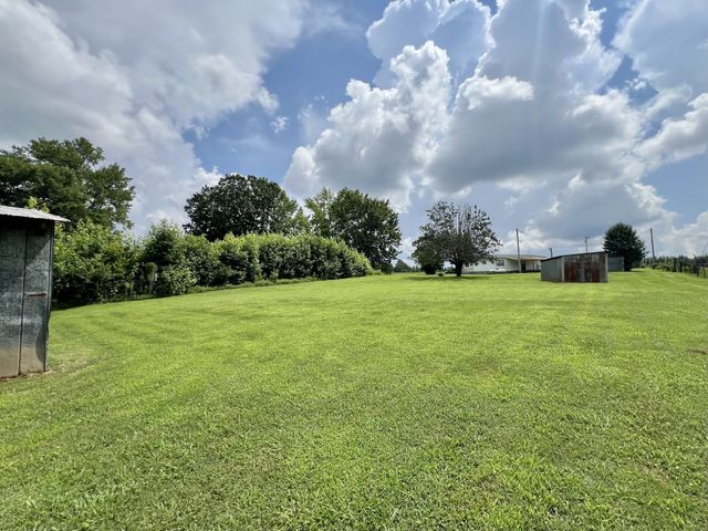 3467 Fall River Rd, Pulaski, TN 38478