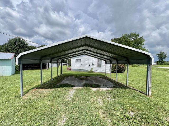3467 Fall River Rd, Pulaski, TN 38478