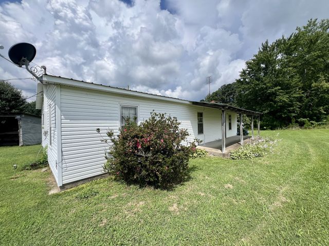 3467 Fall River Rd, Pulaski, TN 38478