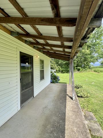 3467 Fall River Rd, Pulaski, TN 38478