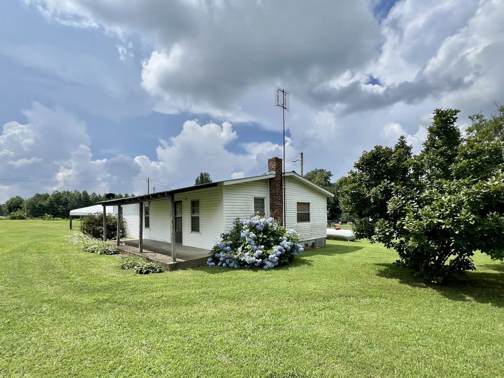 3467 Fall River Rd, Pulaski, TN 38478