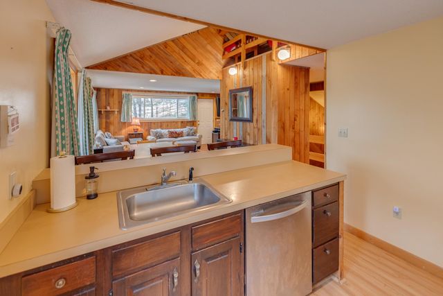 37 Pegwood Hill Road, Campton, NH 03223