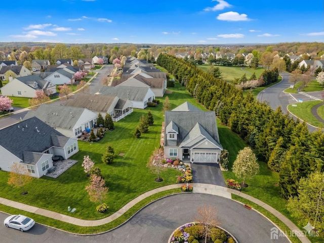 4 Citadel Circle, Monroe, NJ 08831