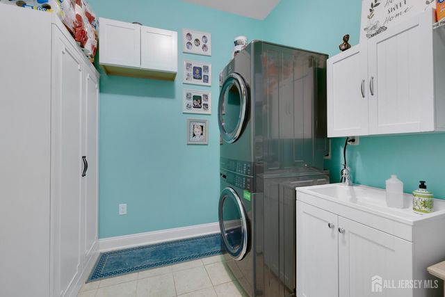 4 Citadel Circle, Monroe, NJ 08831