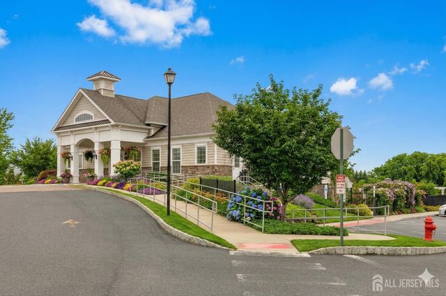 4 Citadel Circle, Monroe, NJ 08831