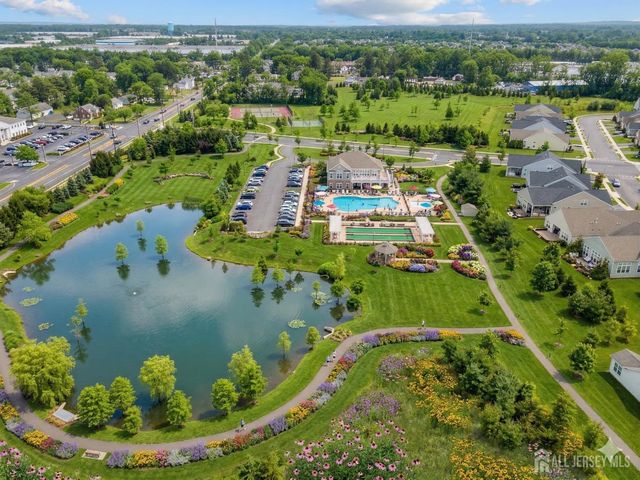 4 Citadel Circle, Monroe, NJ 08831