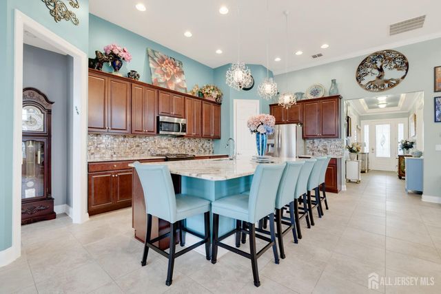 4 Citadel Circle, Monroe, NJ 08831