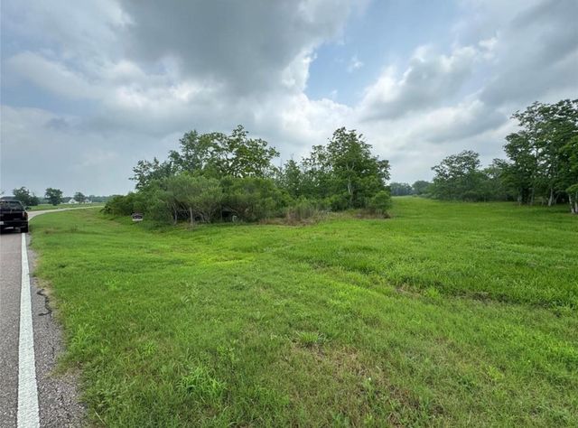 22603 Chenango Lake Dr, Angleton, TX 77515