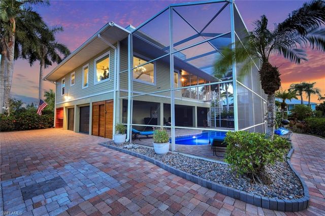 3858 Riviera CIR, Bonita Springs, FL 34134