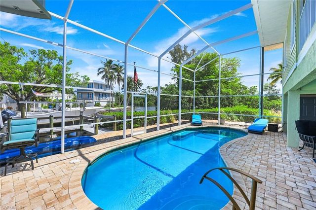 3858 Riviera CIR, Bonita Springs, FL 34134