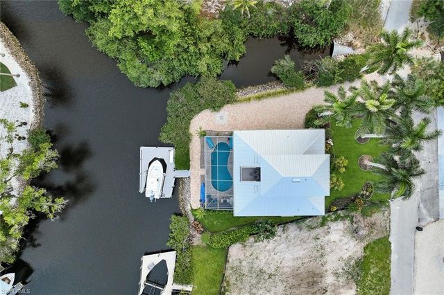 3858 Riviera CIR, Bonita Springs, FL 34134