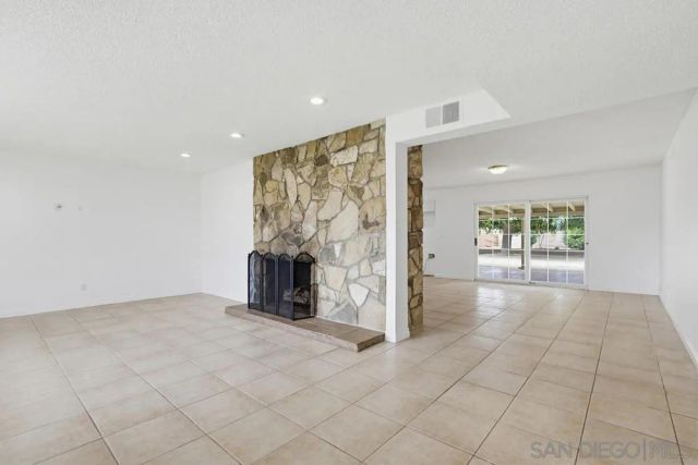 12838 Montauk St, Poway, CA 92064