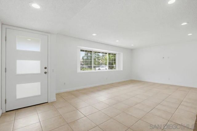 12838 Montauk St, Poway, CA 92064