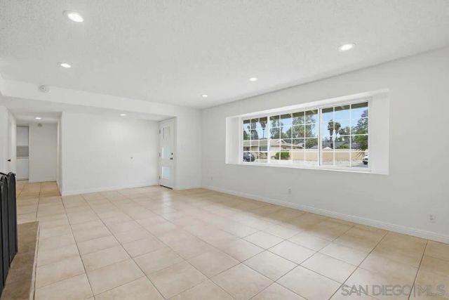 12838 Montauk St, Poway, CA 92064