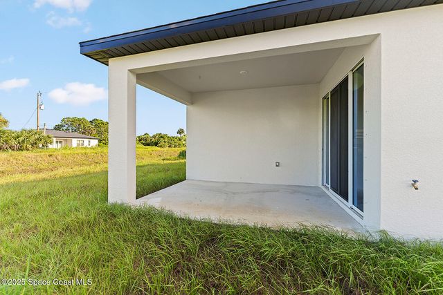 2941 Anjar Avenue SW, Palm Bay, FL 32908
