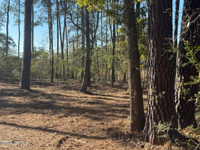 14 River Drive, Beaufort, SC 29907