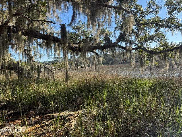14 River Drive, Beaufort, SC 29907