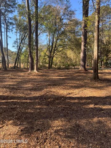 14 River Drive, Beaufort, SC 29907