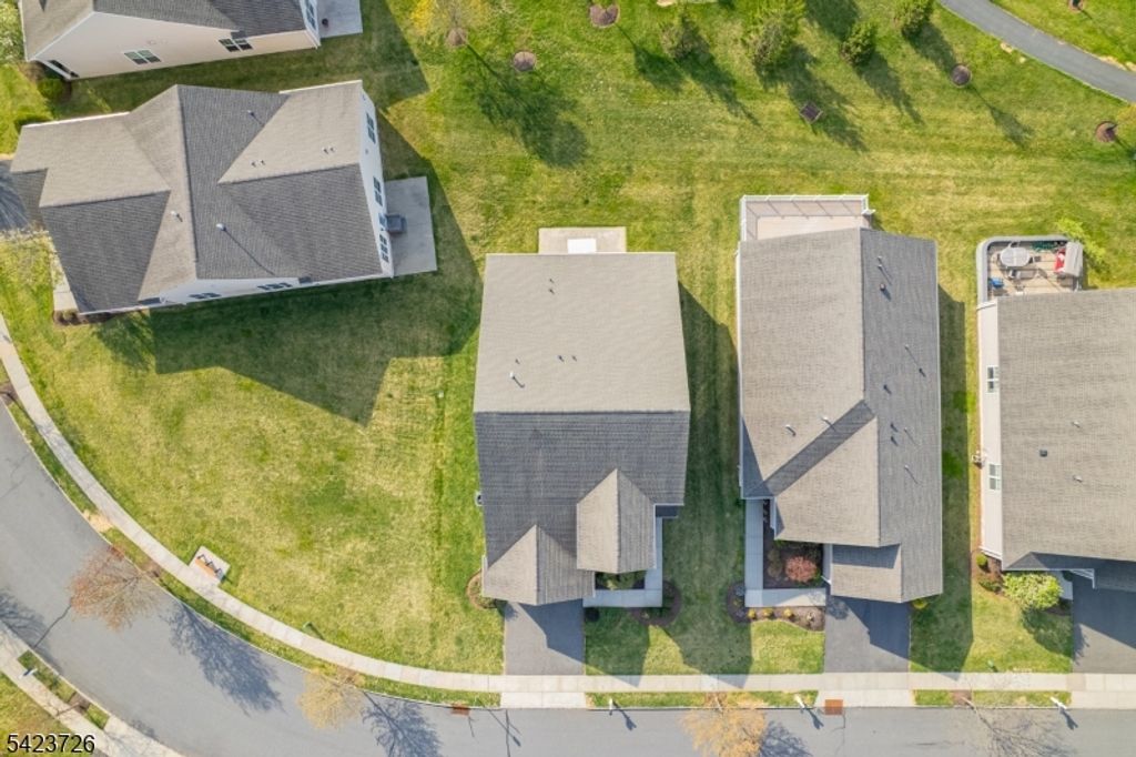 90 Schindler Ct, Franklin Twp., NJ 08873 — photo 2