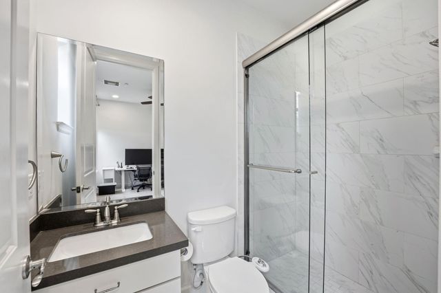 904 W 18th Street C, Houston, TX 77008