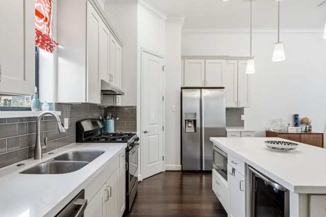 904 W 18th Street C, Houston, TX 77008