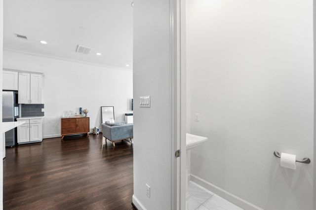 904 W 18th Street C, Houston, TX 77008