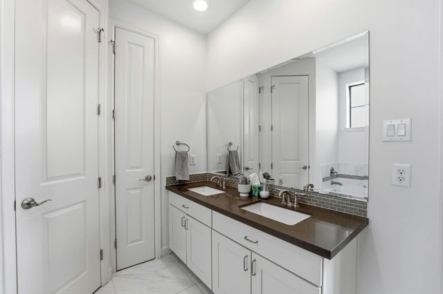 904 W 18th Street C, Houston, TX 77008