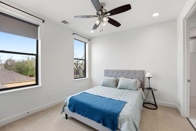 904 W 18th Street C, Houston, TX 77008