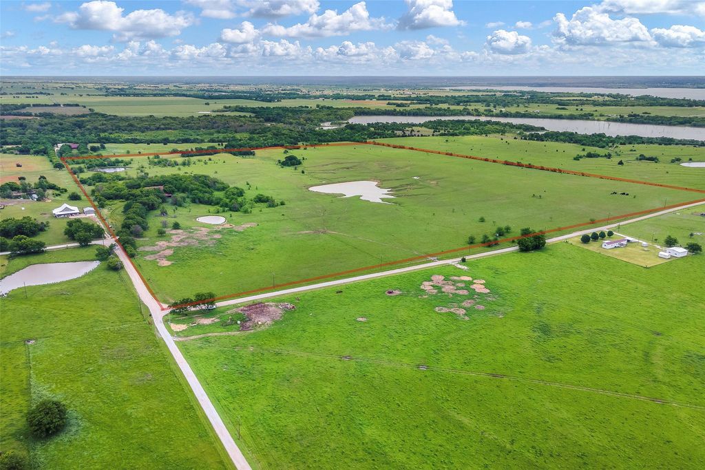 942 Elm Grove Road, Valley View, TX 76272
