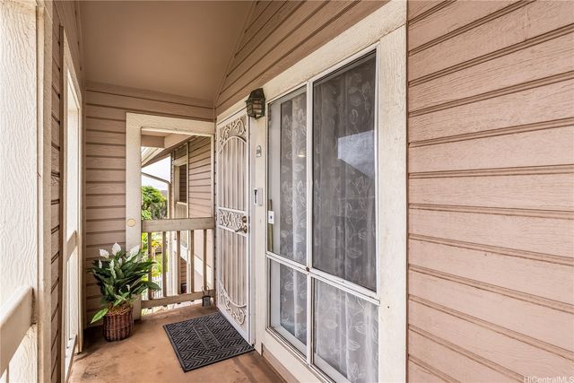 94-535 Lumiaina Street A204, Waipahu, HI 96797