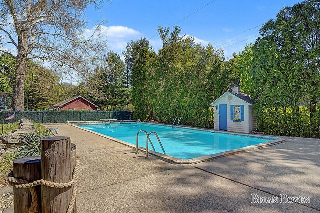 1406 Perkins Avenue, Grand Rapids, MI 49505