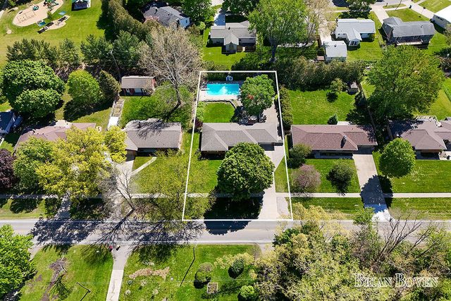1406 Perkins Avenue, Grand Rapids, MI 49505