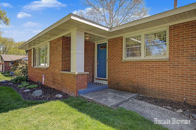 1406 Perkins Avenue, Grand Rapids, MI 49505