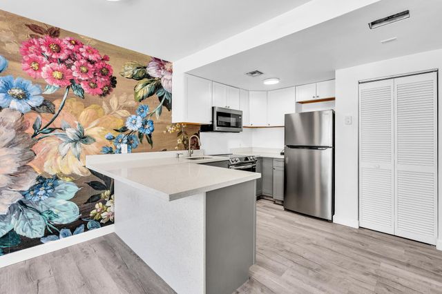 1460 Ocean Drive 205, Miami Beach, FL 33139