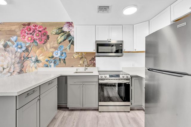 1460 Ocean Drive 205, Miami Beach, FL 33139