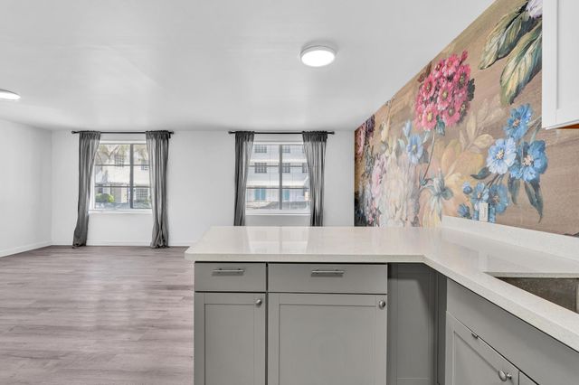 1460 Ocean Drive 205, Miami Beach, FL 33139