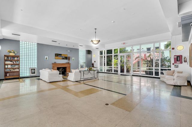 1460 Ocean Drive 205, Miami Beach, FL 33139