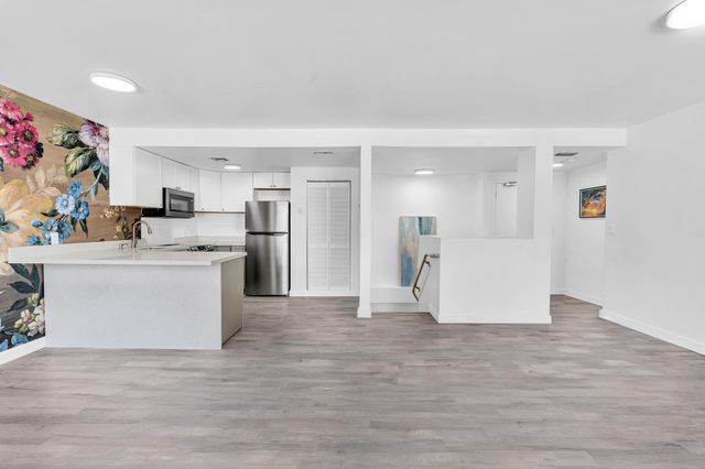 1460 Ocean Drive 205, Miami Beach, FL 33139