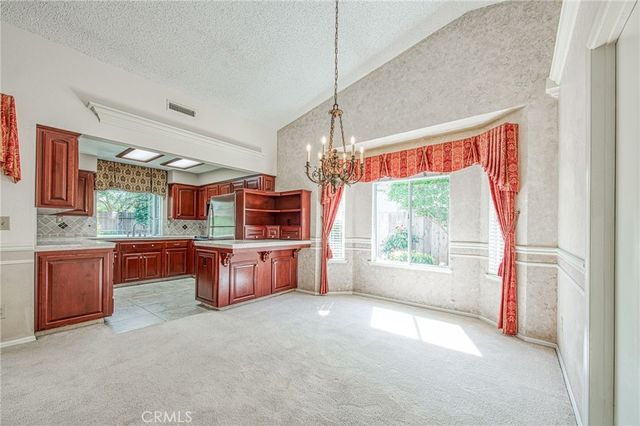335 Mckelvy, Clovis, CA 93611