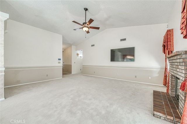 335 Mckelvy, Clovis, CA 93611