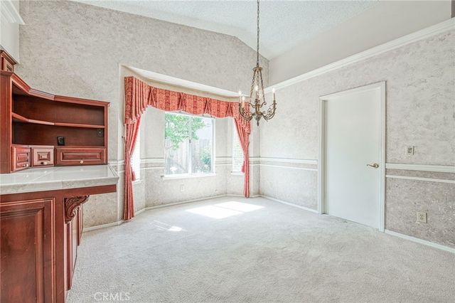 335 Mckelvy, Clovis, CA 93611