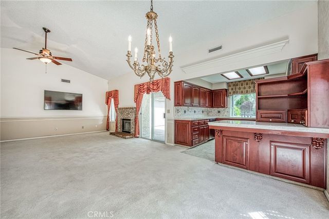 335 Mckelvy, Clovis, CA 93611