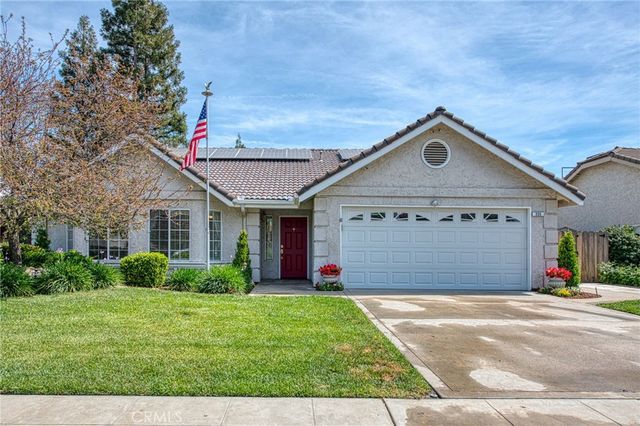 335 Mckelvy, Clovis, CA 93611
