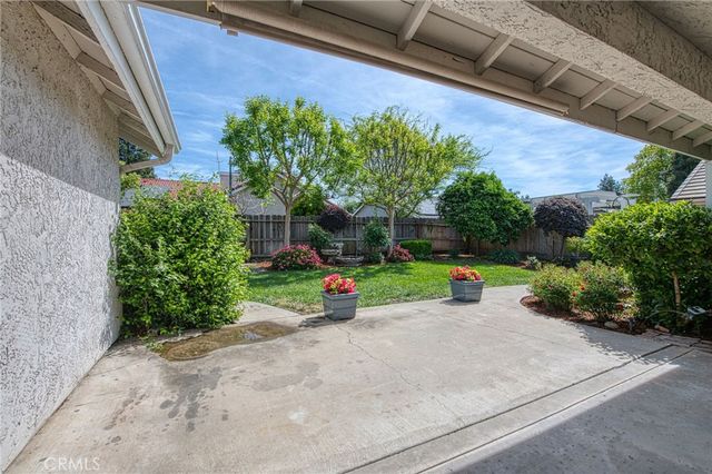 335 Mckelvy, Clovis, CA 93611
